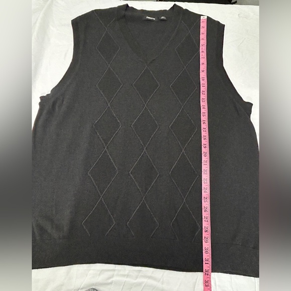 Claiborne Black and Gray V-Neck Sweater - Picture 5 of 5